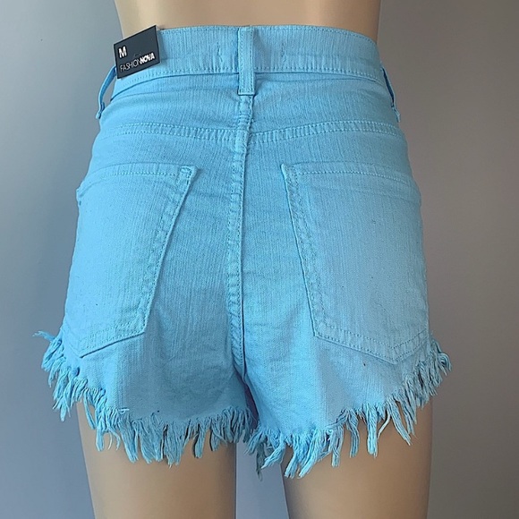 NEW WITH TAGS FASHIONNOVA BLUE FRILL HIGH RISE RIPPED JEAN SHORTS SIZE MEDIUM - Picture 6 of 6